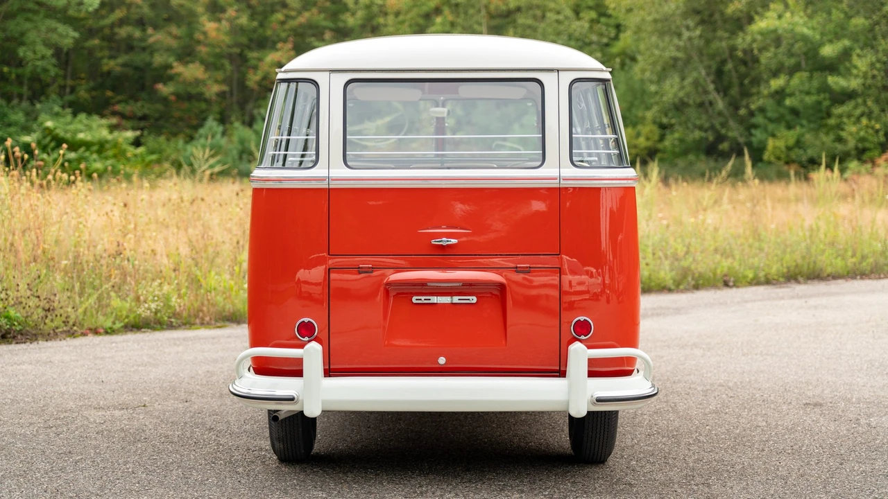 1961 Volkswagen Split-Window Bus - Image 3 of 31