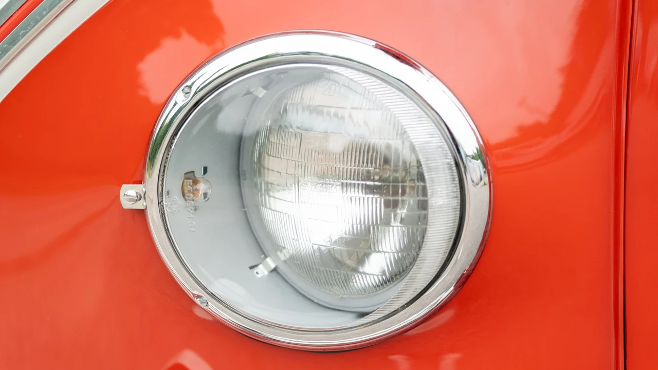 1961 Volkswagen Split-Window Bus - Image 24 of 31