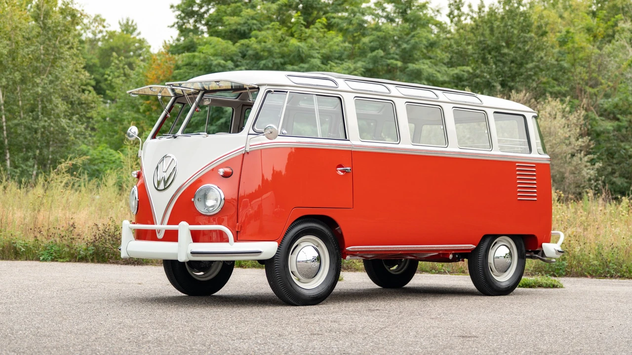 1961 Volkswagen Split-Window Bus - Image 30 of 31