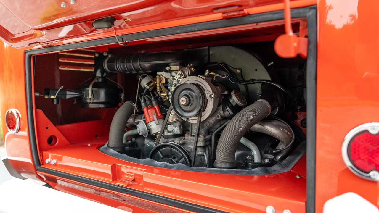 1961 Volkswagen Split-Window Bus - Image 6 of 31