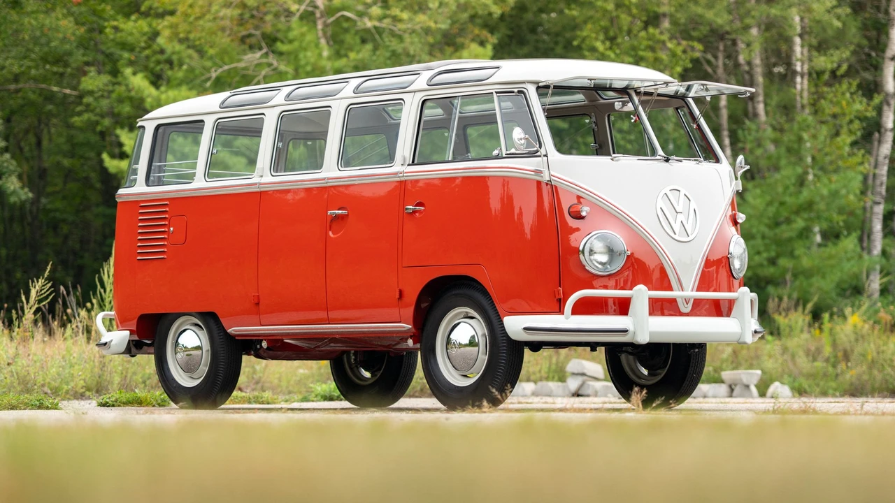 1961 Volkswagen Split-Window Bus - Image 19 of 31