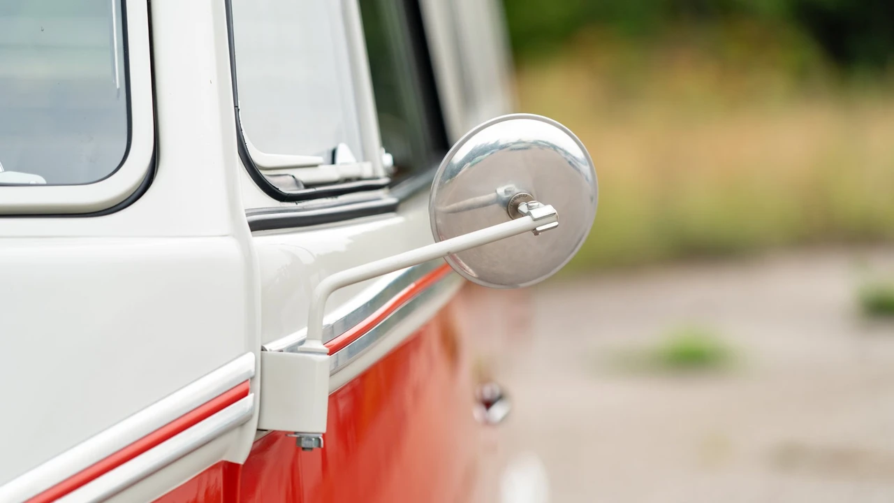 1961 Volkswagen Split-Window Bus - Image 18 of 31