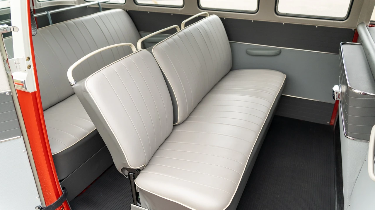 1961 Volkswagen Split-Window Bus - Image 12 of 31