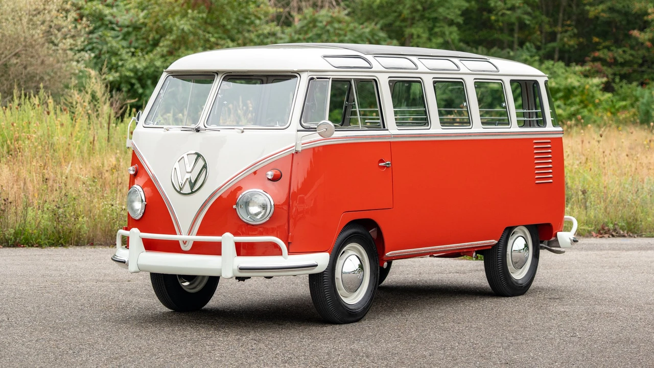 1961 Volkswagen Split-Window Bus - Image 10 of 31