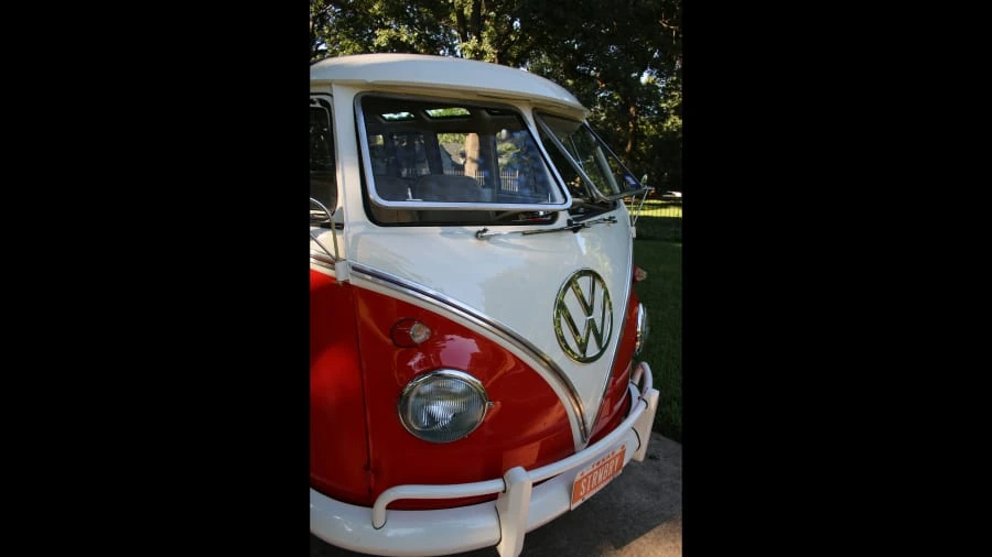 1961 Volkswagen Split-Window Bus - Image 8 of 12