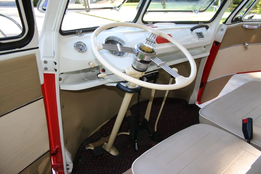 1961 Volkswagen Split-Window Bus - Image 5 of 12