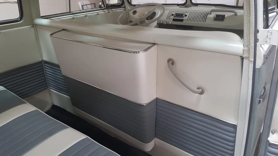 1961 Volkswagen Split-Window Bus - Image 5 of 8