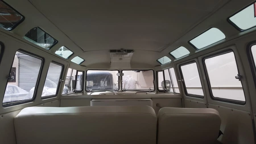 1961 Volkswagen Split-Window Bus - Image 6 of 8