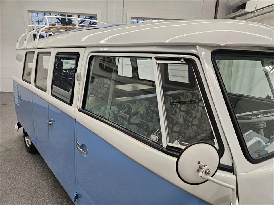 1961 Volkswagen Split-Window Bus - Image 29 of 31