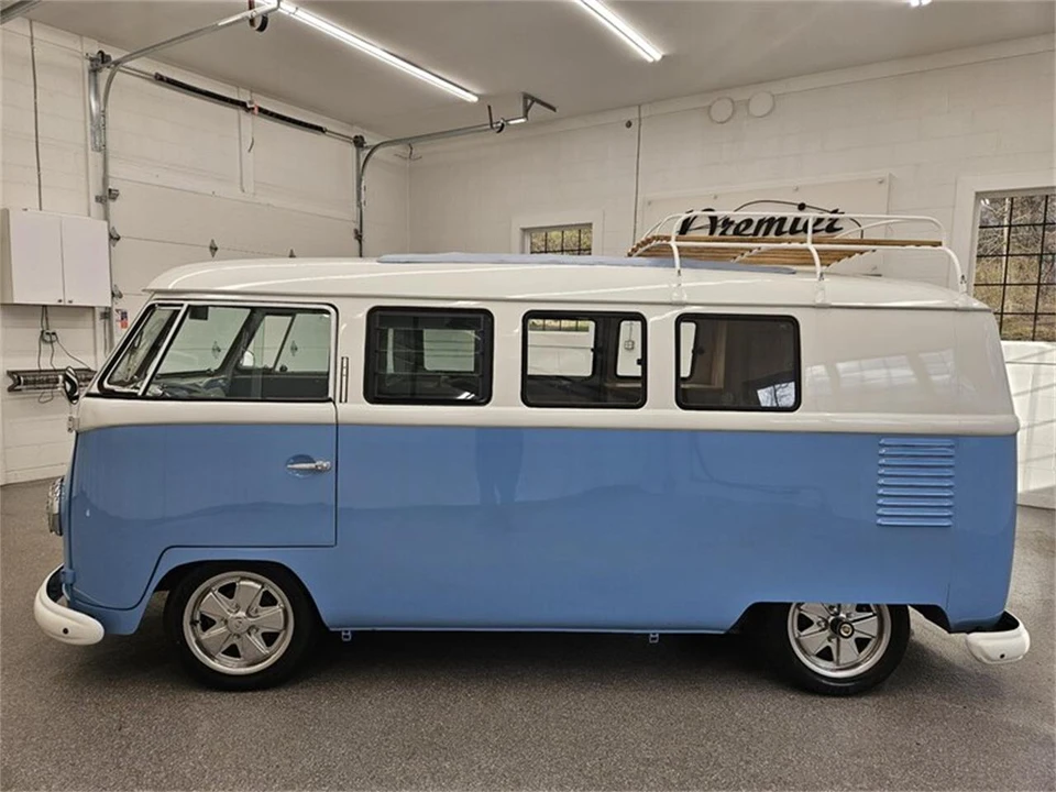 1961 Volkswagen Split-Window Bus - Image 7 of 31