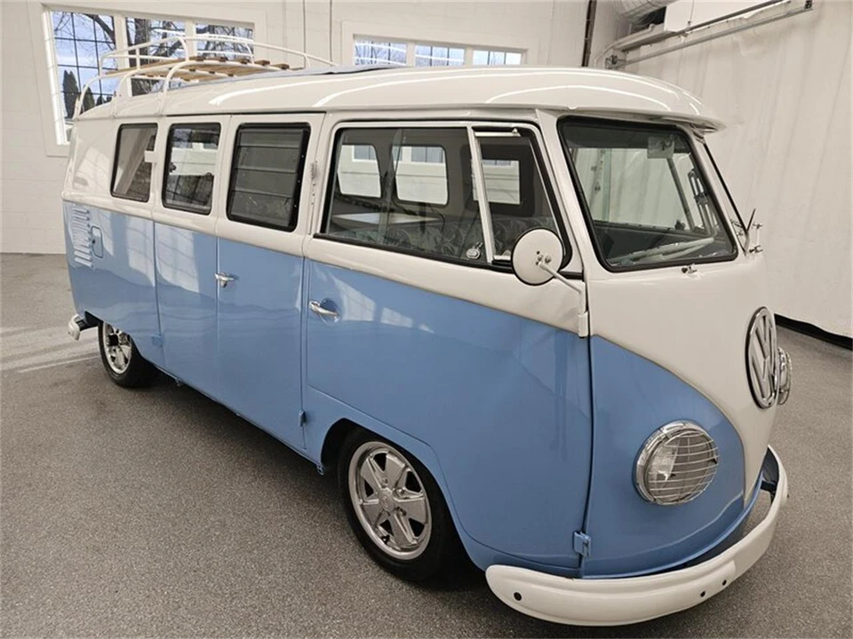 1961 Volkswagen Split-Window Bus - Image 3 of 31