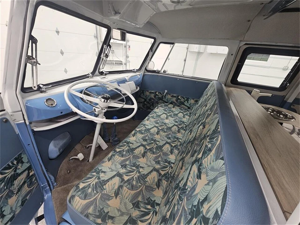 1961 Volkswagen Split-Window Bus - Image 9 of 31