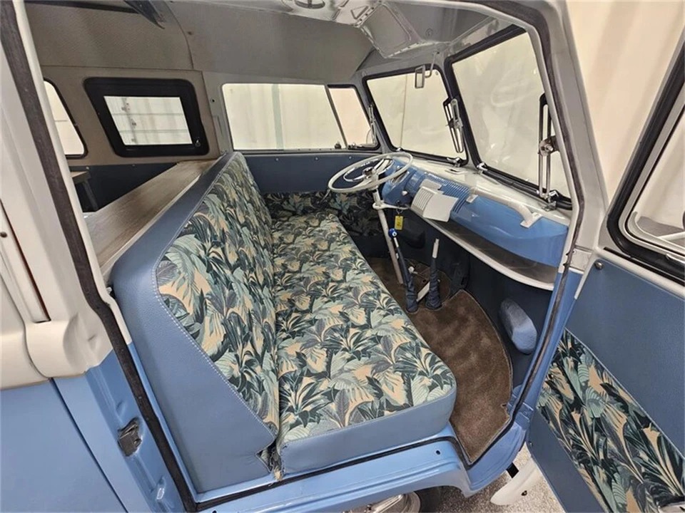 1961 Volkswagen Split-Window Bus - Image 15 of 31