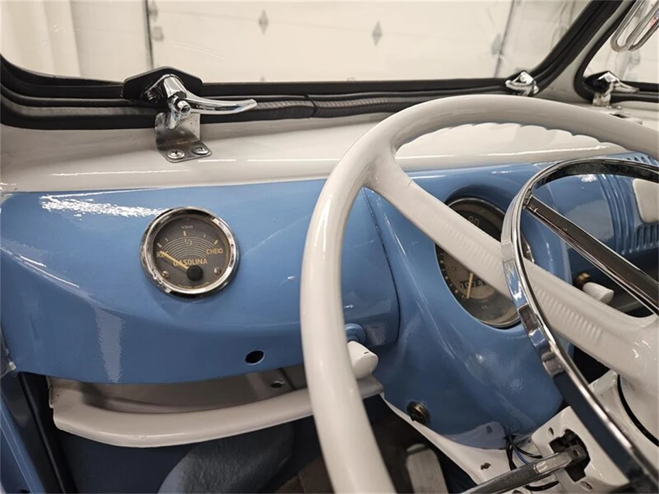 1961 Volkswagen Split-Window Bus - Image 11 of 31