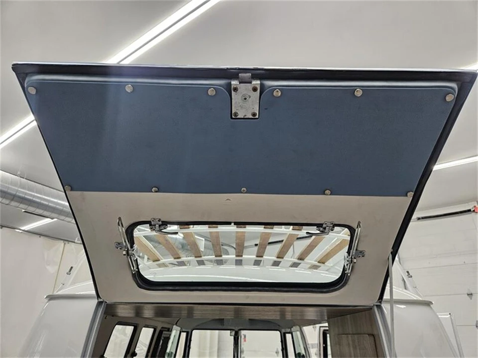 1961 Volkswagen Split-Window Bus - Image 24 of 31