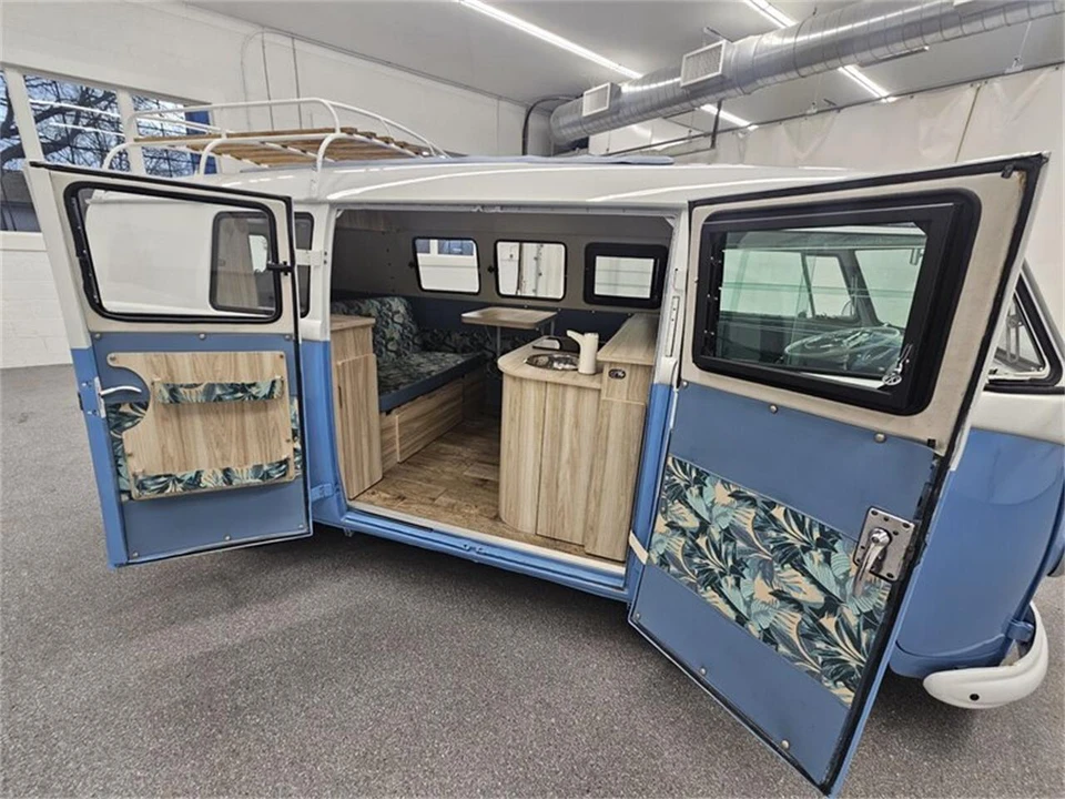 1961 Volkswagen Split-Window Bus - Image 18 of 31