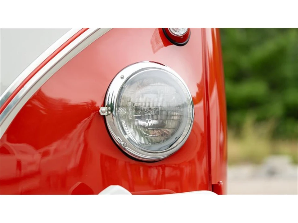 1961 Volkswagen Split-Window Bus - Image 25 of 31