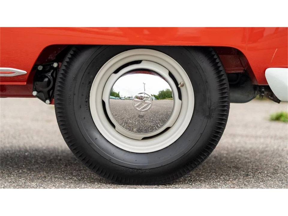 1961 Volkswagen Split-Window Bus - Image 29 of 31