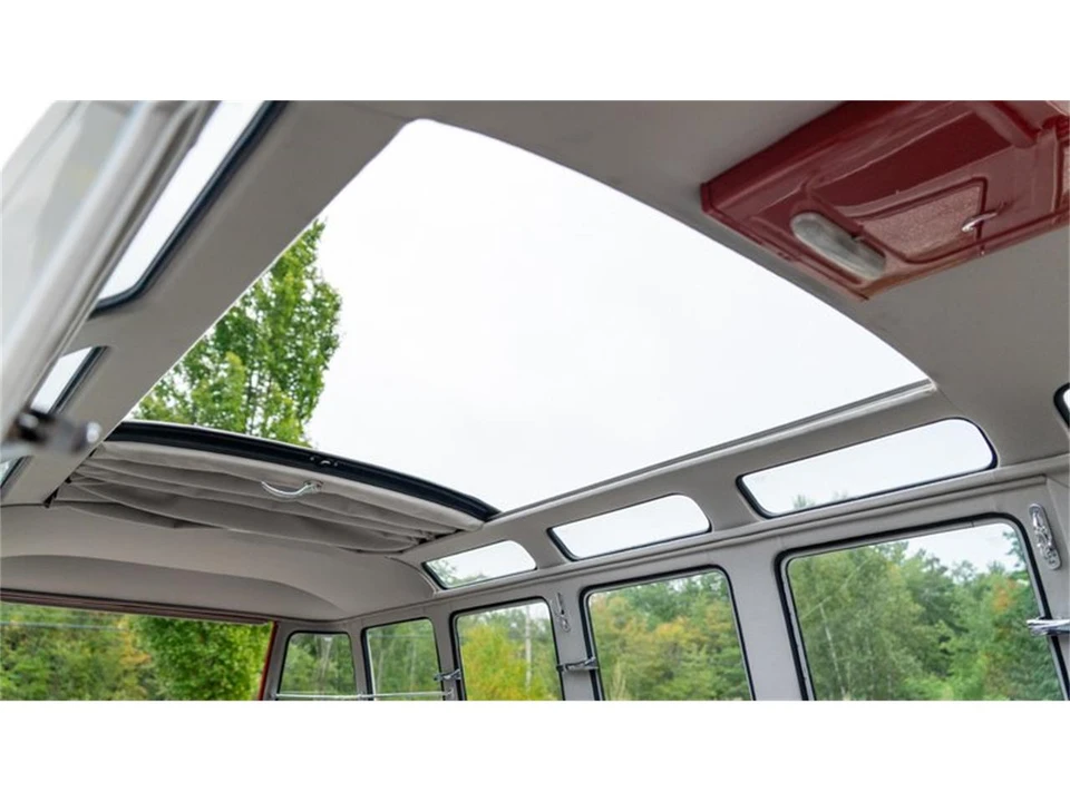 1961 Volkswagen Split-Window Bus - Image 10 of 31