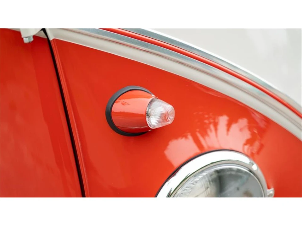 1961 Volkswagen Split-Window Bus - Image 27 of 31