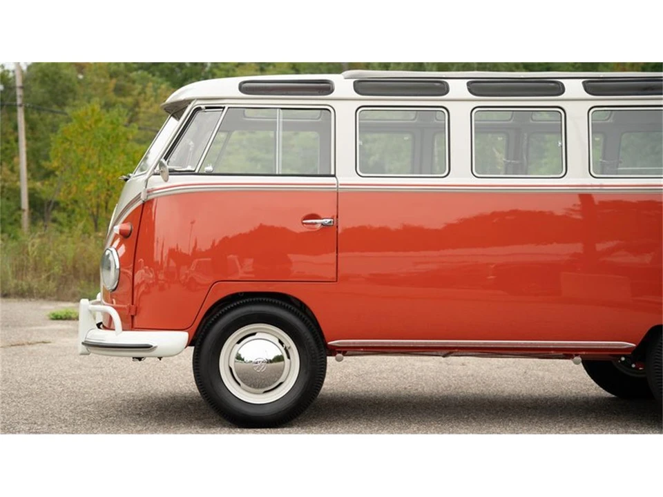 1961 Volkswagen Split-Window Bus - Image 15 of 31
