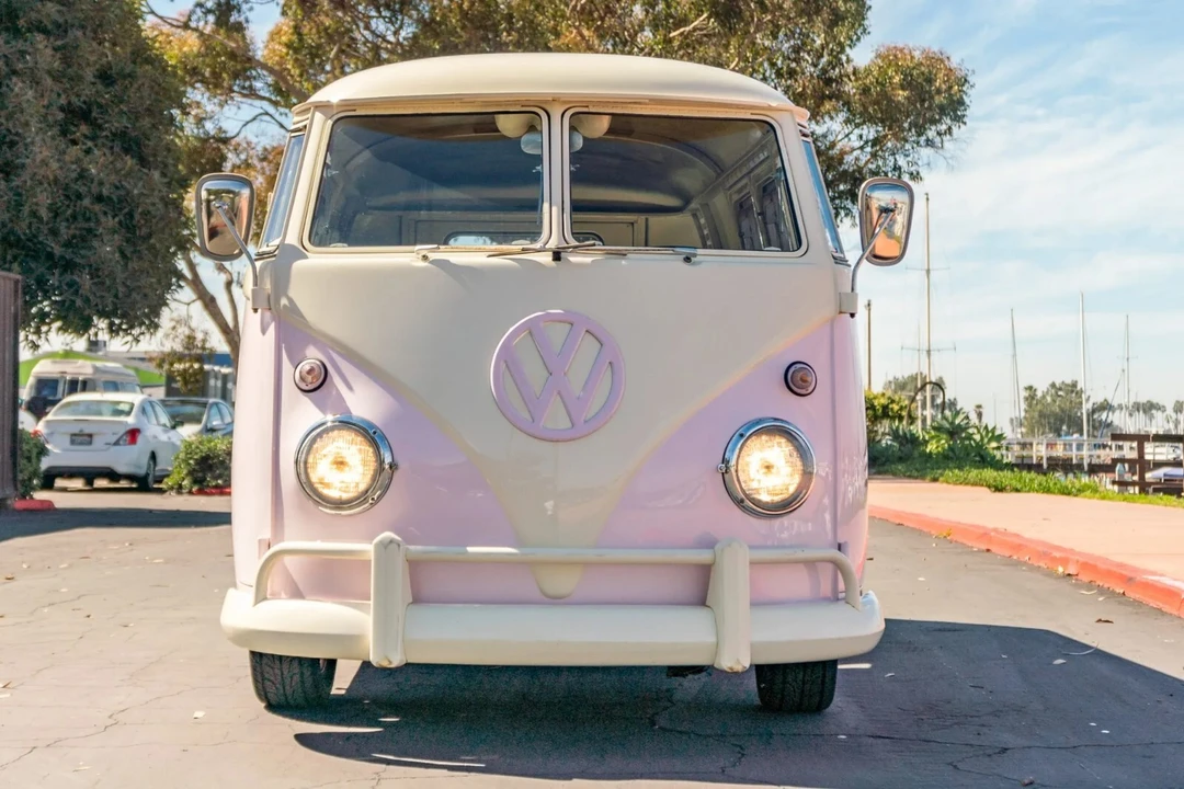 1961 Volkswagen Split-Window Bus - Image 7 of 24