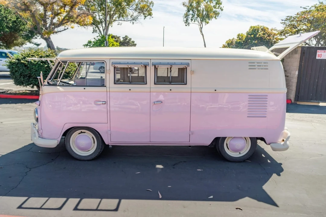 1961 Volkswagen Split-Window Bus - Image 4 of 24