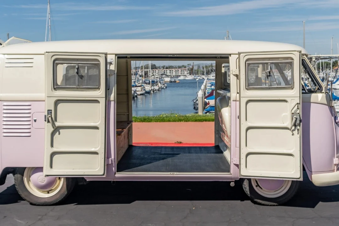 1961 Volkswagen Split-Window Bus - Image 19 of 24
