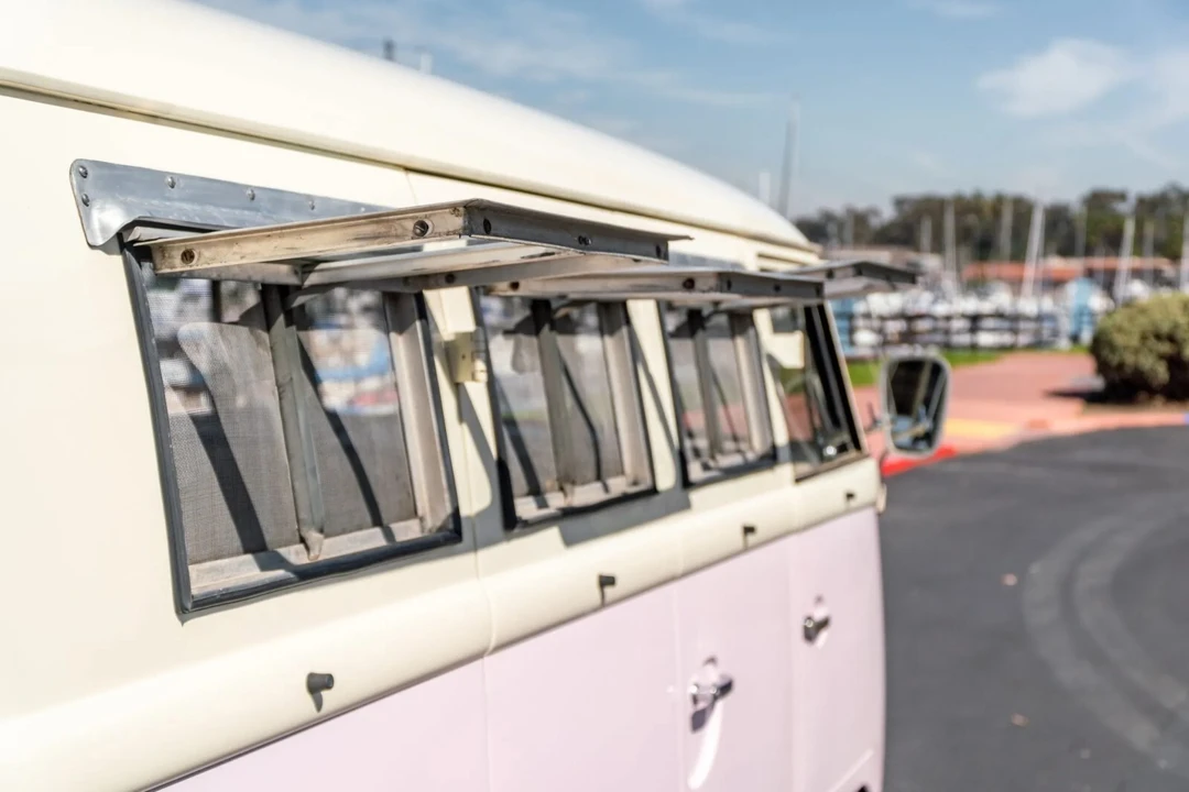 1961 Volkswagen Split-Window Bus - Image 11 of 24