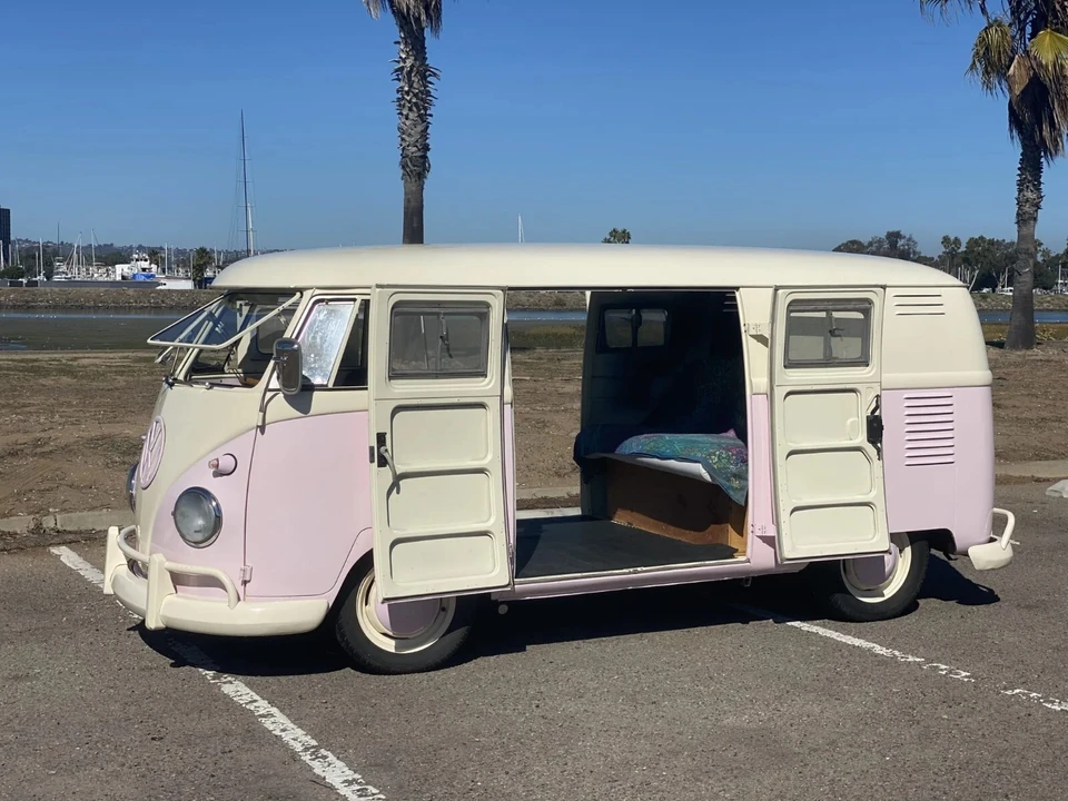 1961 Volkswagen Split-Window Bus - Image 5 of 24