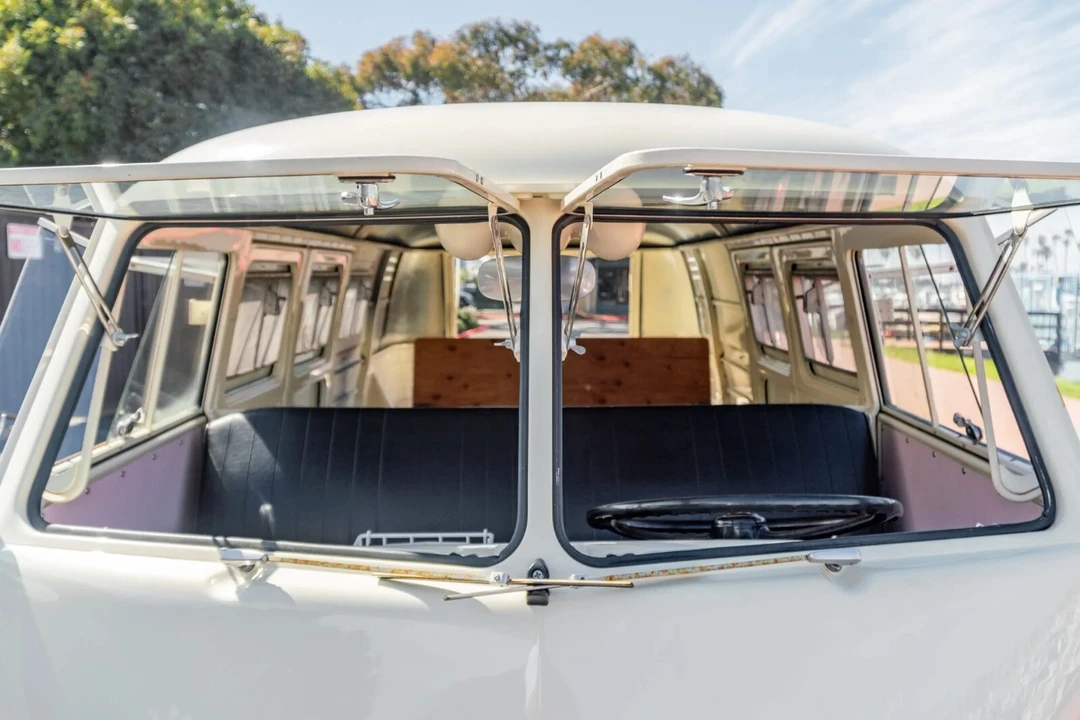1961 Volkswagen Split-Window Bus - Image 8 of 24