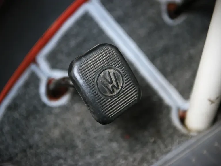 1961 Volkswagen Split-Window Bus - Image 13 of 16