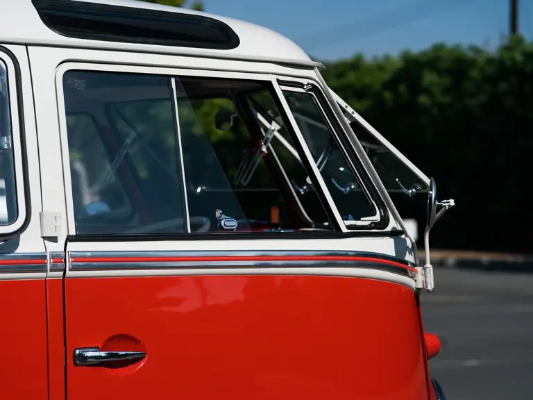 1961 Volkswagen Split-Window Bus - Image 25 of 31