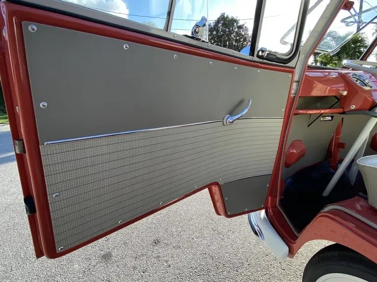 1961 Volkswagen Split-Window Bus - Image 19 of 31