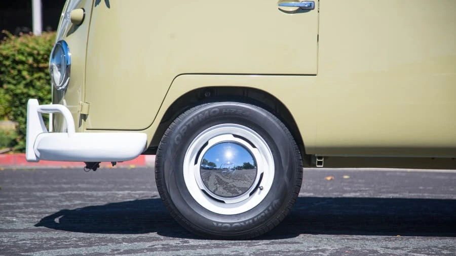 1961 Volkswagen Split-Window Bus - Image 13 of 19