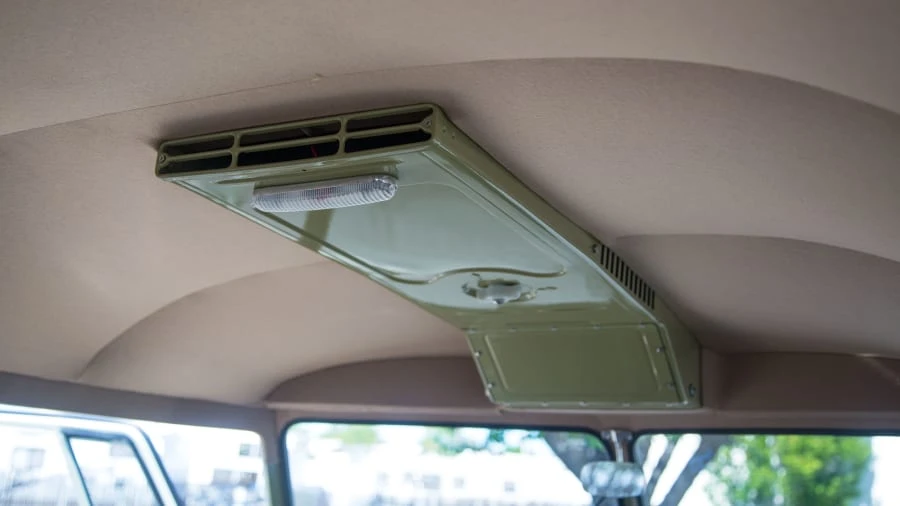 1961 Volkswagen Split-Window Bus - Image 18 of 19