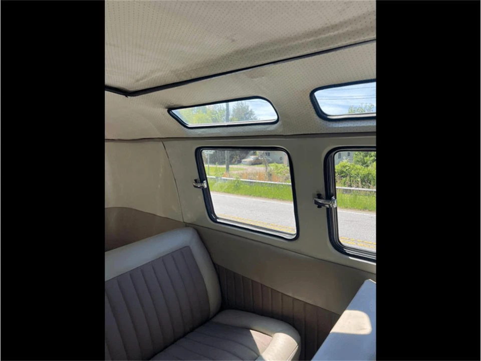 1961 Volkswagen Split-Window Bus - Image 11 of 19