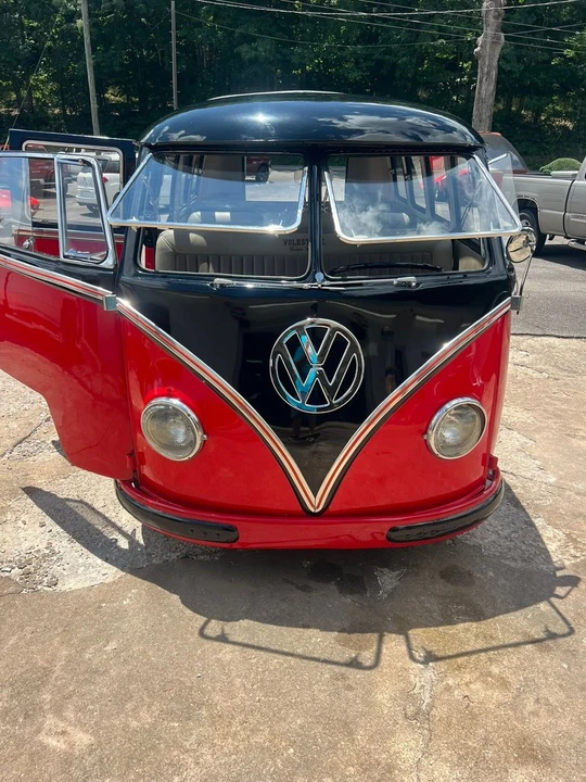 1961 Volkswagen Split-Window Bus - Image 3 of 19