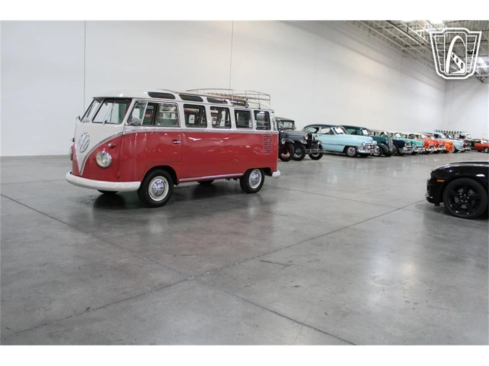 1961 Volkswagen Split-Window Bus - Image 2 of 31