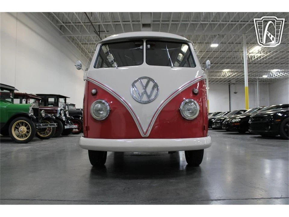 1961 Volkswagen Split-Window Bus - Image 22 of 31