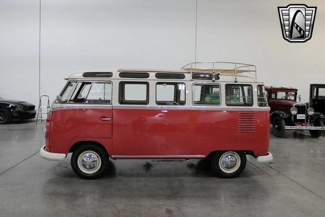 1961 Volkswagen Split-Window Bus - Image 4 of 12