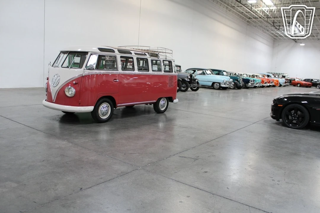 1961 Volkswagen Split-Window Bus - Image 4 of 12