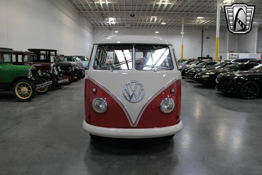 1961 Volkswagen Split-Window Bus - Image 3 of 12