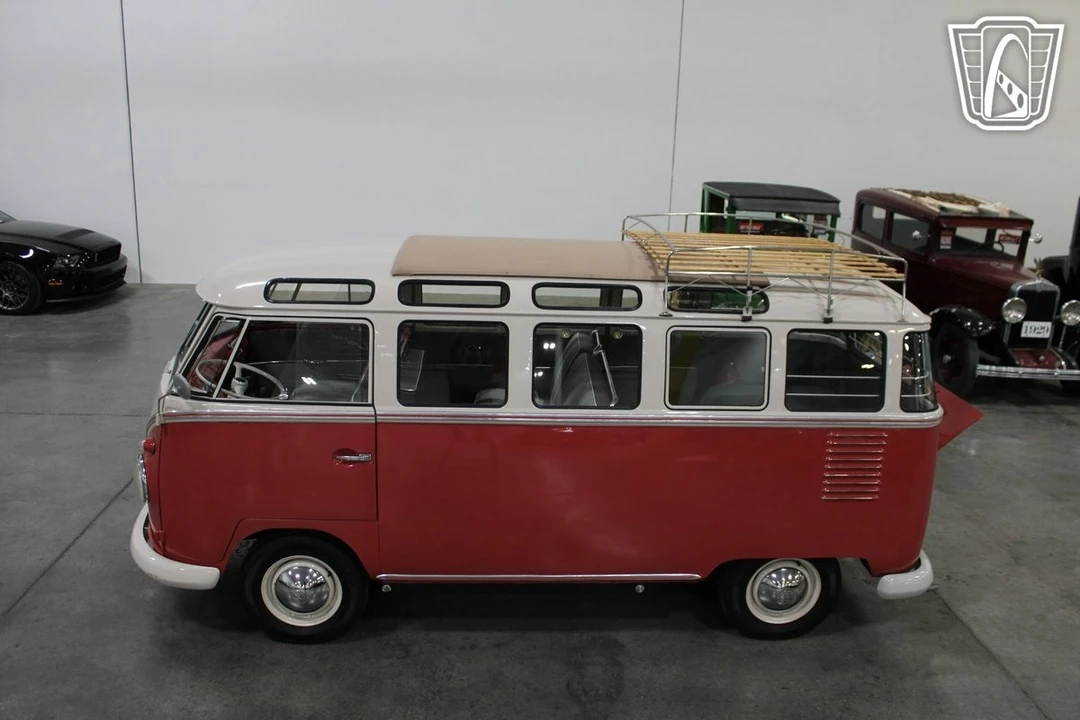 1961 Volkswagen Split-Window Bus - Image 10 of 12