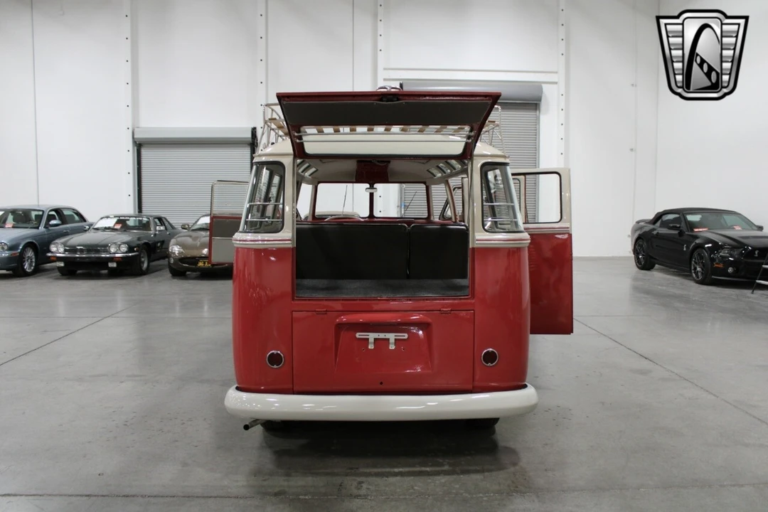 1961 Volkswagen Split-Window Bus - Image 10 of 12