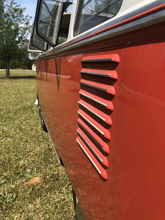 1961 Volkswagen Split-Window Bus - Image 25 of 31
