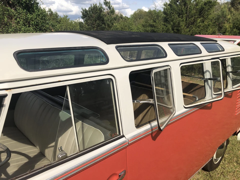 1961 Volkswagen Split-Window Bus - Image 12 of 31