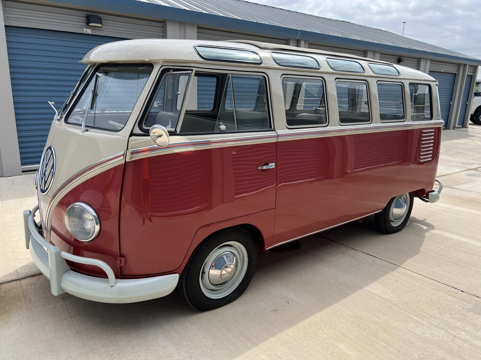 1961 Volkswagen Split-Window Bus - Image 27 of 31