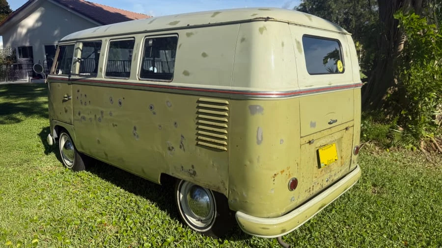 1961 Volkswagen Split-Window Bus - Image 6 of 13
