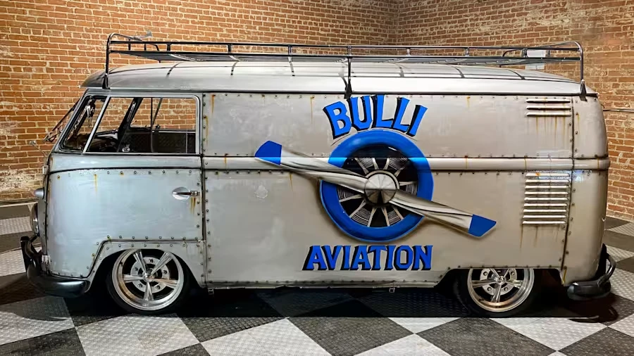1961 Volkswagen Split-Window Bus - Image 2 of 16